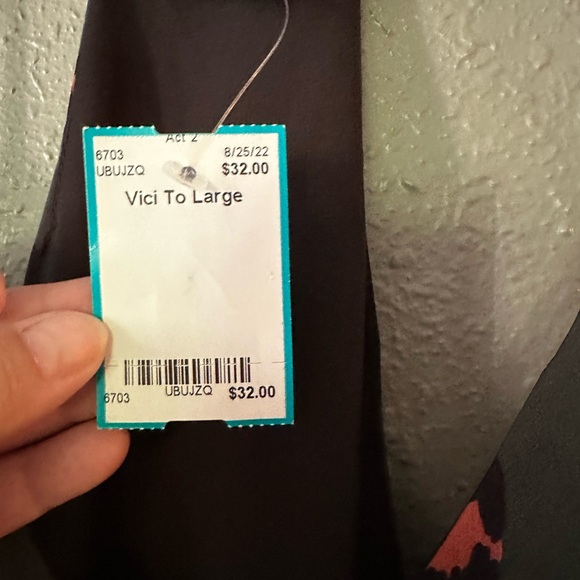 Woman’s Vici Size L Green Coral Print Razor Back Tank Top NWT - Picture 6 of 9